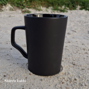 czarne kubki