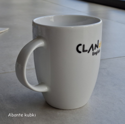 Elegancki kubek porcelanowy
