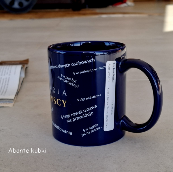 kubek granatowy