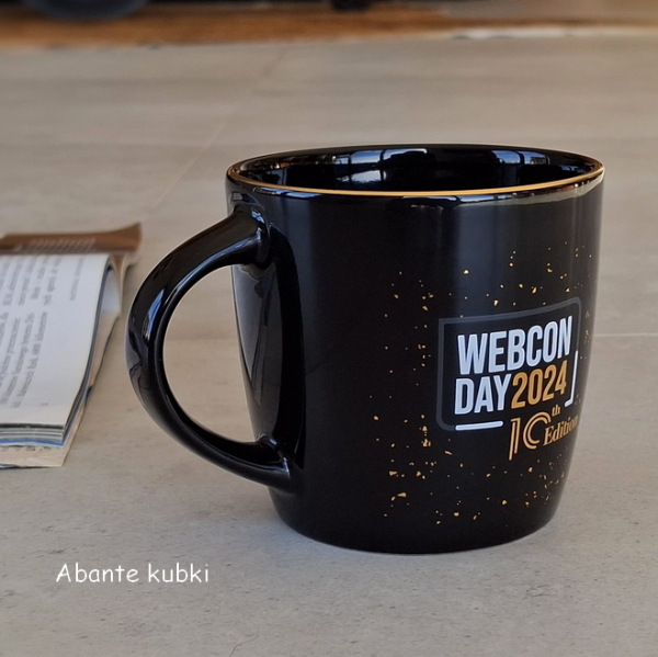 czarny kubek