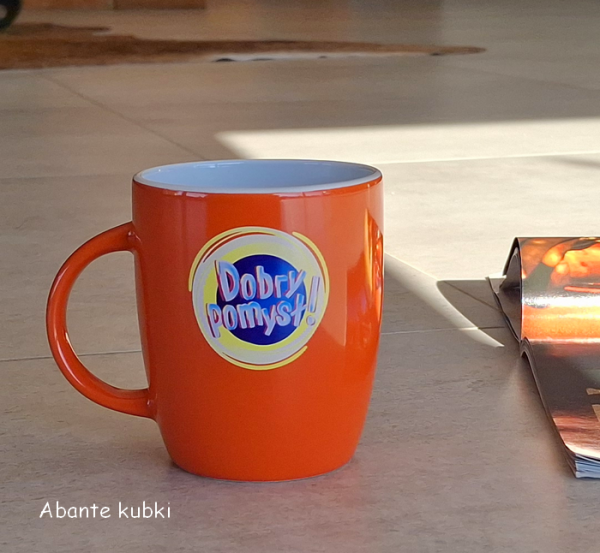pomarańczowy kubek
